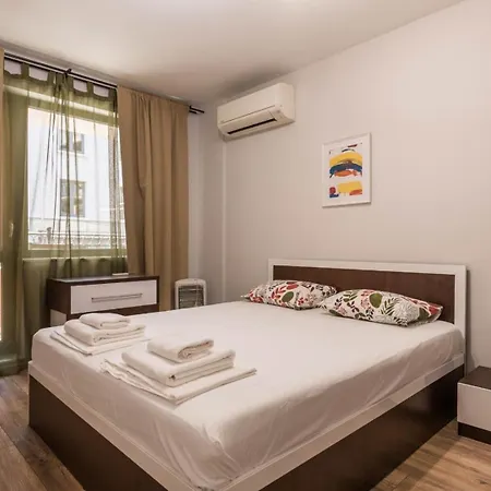 Marina Pearl • Center Apartment *