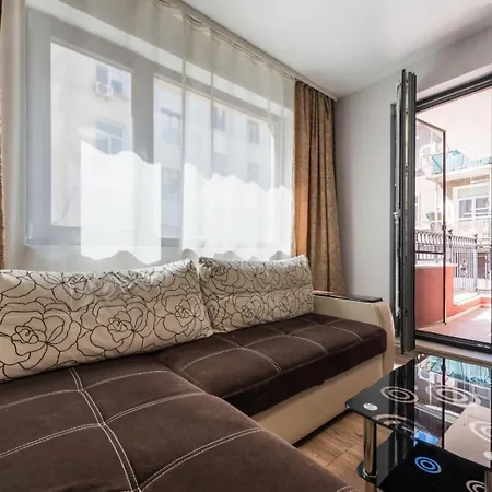 Marina Pearl • Center Apartment